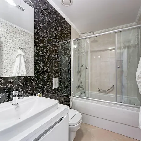 Boutique Diama 4* Mratín