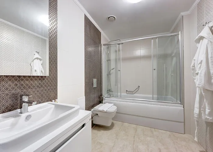 Boutique Diama 4* Mratín